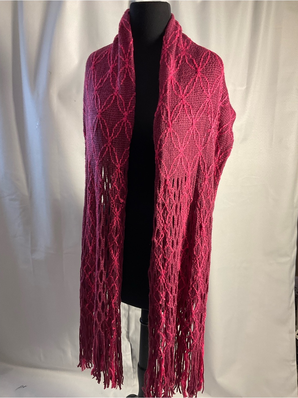 Cozy Open-Weave Fringe Scarf Sweater - Raspberry